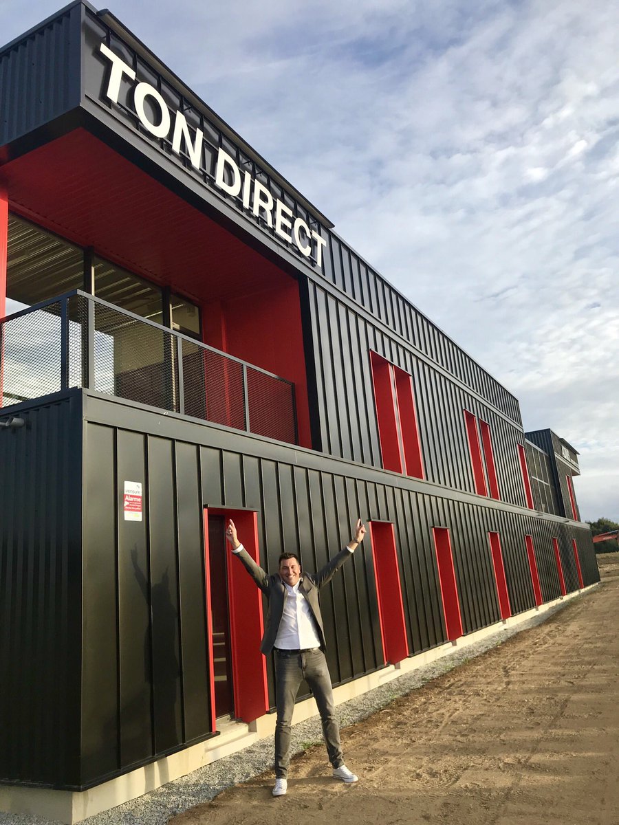 JeanFayard's tweet photo. Je suis très heureux d’être à Rennes ce soir pour découvrir les magnifiques nouveaux  locaux de @TonDirect. Félicitations à @olivierganivet talentueux entrepreneur et sa merveilleuse team ! #VDS https://t.co/lDP5UsndSS