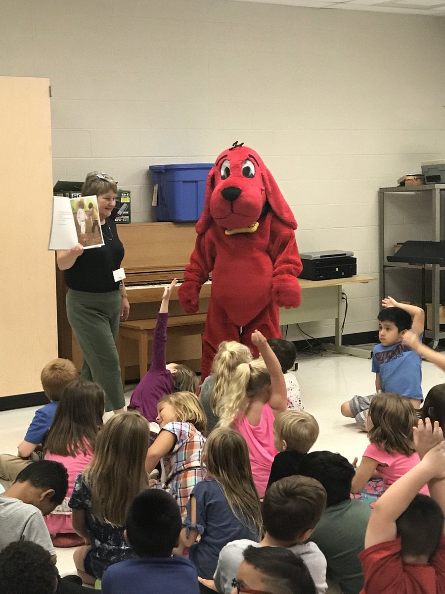 HanStElem's tweet image. @guthrielibrary visited first grade today for GOAL - Grade One At the Library. Clifford is always a hit! #getyourlibrarycard #books