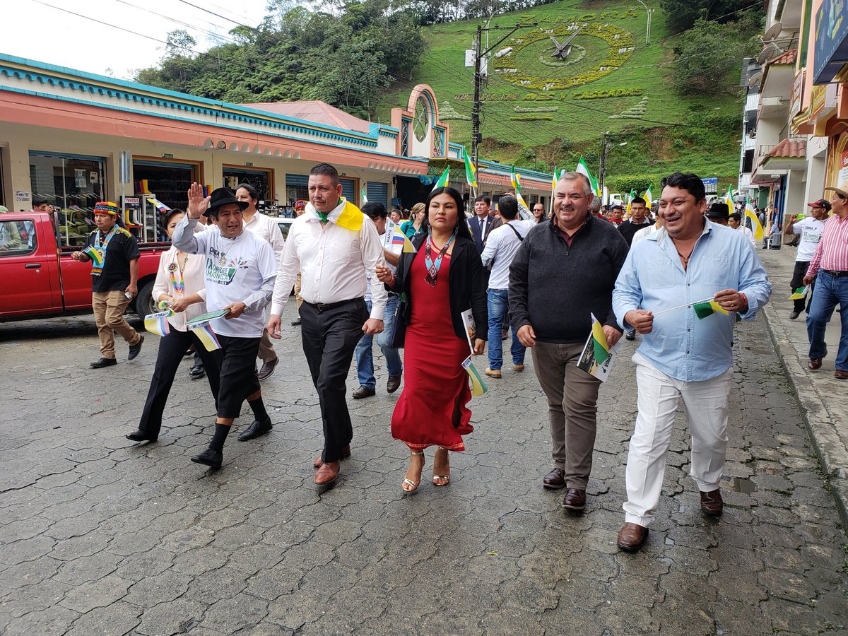 Antonio_Kubes's tweet photo. "Marcamos la diferencia en la unidad, juntos, en un sólo puño, el grito de mujeres y hombres amazónicos, esa lucha permanente es la que nos ha permitido el logro de nuestra Ley Amazónica".
#Pastaza presente!🤝 https://t.co/Fx0KSyrxDQ