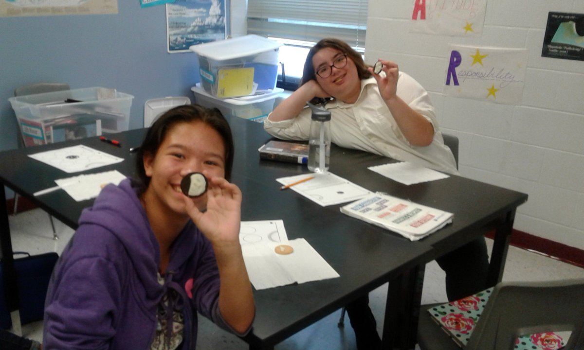 JanquilB's tweet photo. Moon phases with Oreos @PioneerRidge_MO ! #isdstrong https://t.co/5wQUZQyiHm
