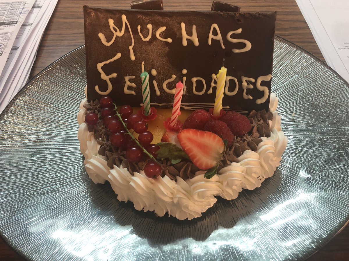 isabelvgn's tweet photo. Aunque con unos días de retraso, hoy celebramos el cumpleaños de nuestro compañero Salvador Lliteras 🎂🎁🍾 Per molts anys Salvador 🤗 @Meliapalmamarin #ilovemyjob #ilovemyteam #Meliaspain https://t.co/cKHuUQQ9B1