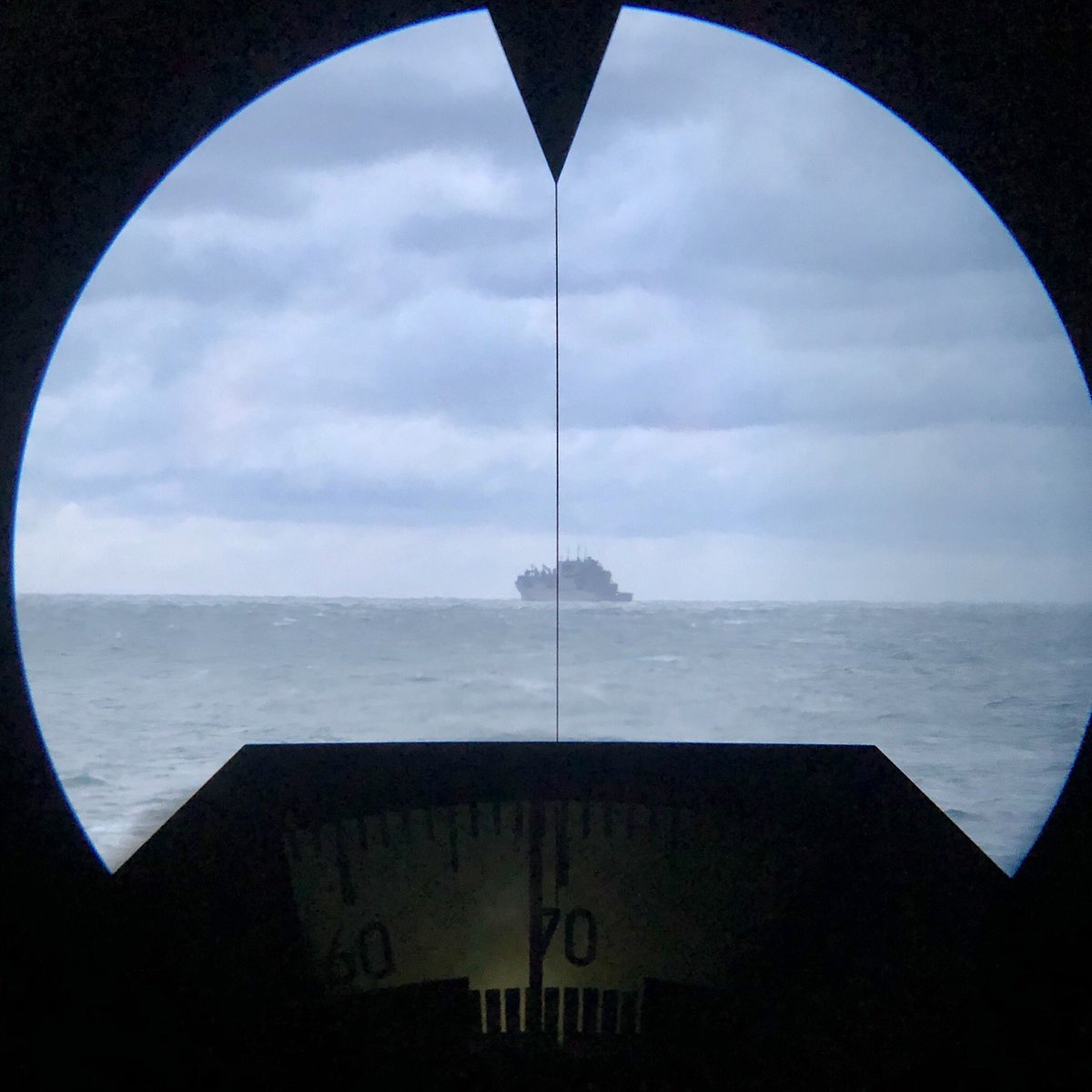 HMSDefender's tweet photo. The moment you realise early weekenders is not an option #pippedtothepost #bigships #tidalwindows #TweetO #newTweetO #FirstTweet https://t.co/7PlUTGiKkv