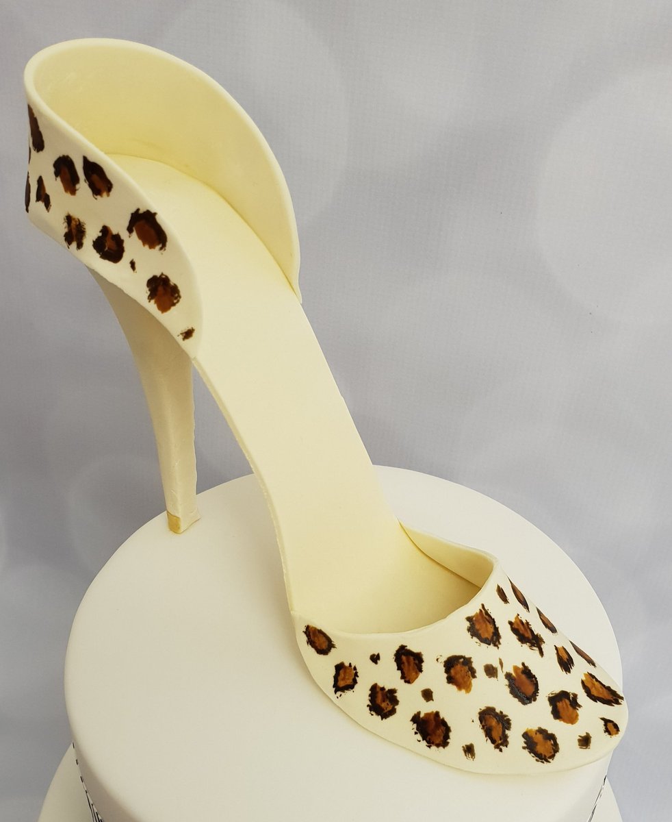 SwirlytopC's tweet photo. Finished shoe.  First time at hand painting. Really enjoyed it 🙂 https://t.co/7Dr5MkEjLK