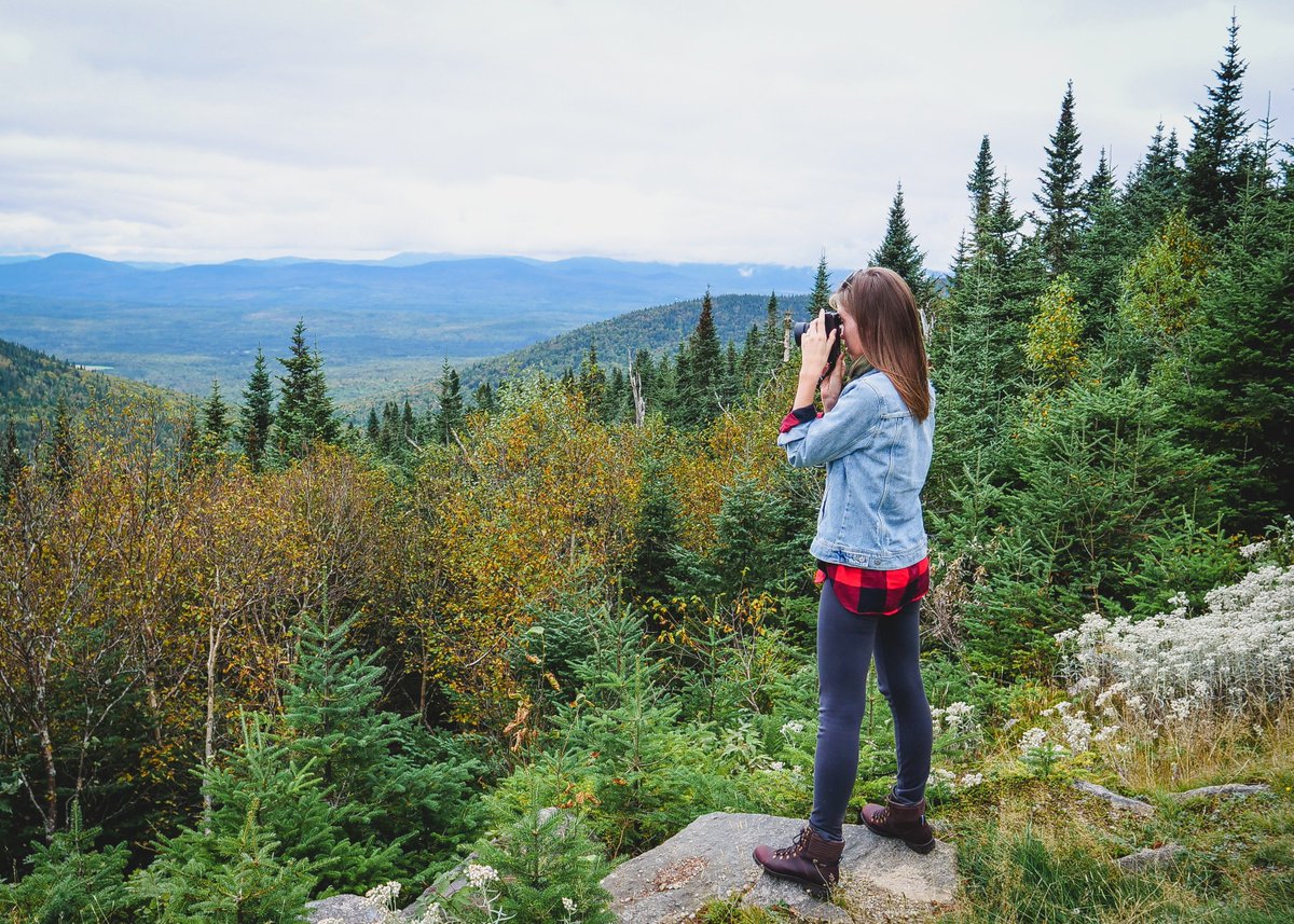 thatbackpacker's tweet image. A walk through the woods at Mont-Mégantic National Park in search of autumn treasure. 🍄🍃🍂 #CreateYourTrail #MerrellCanada #QuebecOriginal