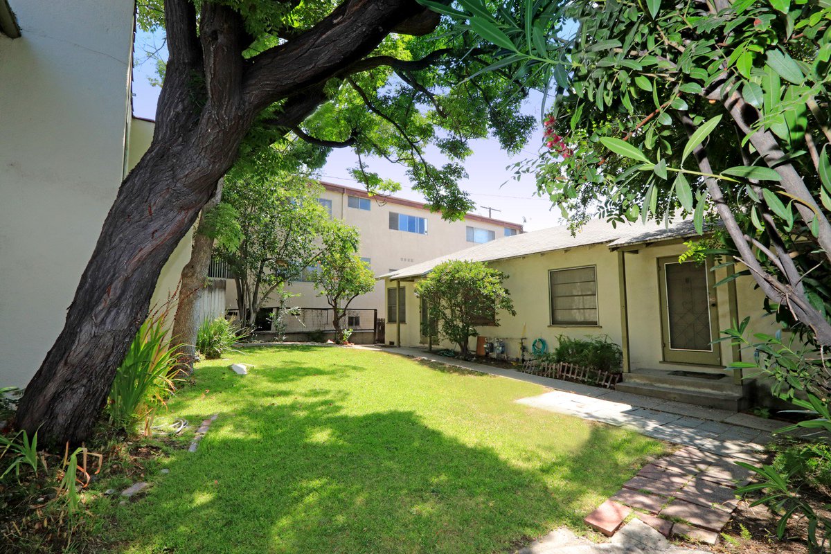 TheFoggs's tweet photo. Spanish Sweet Heart 628 E. Harvard Rd #Burbank 2+1 Front House and 2 1BD 1BA Units $1,149,000.00 #fogglisting #realestate @TheFoggs #DRE01149065https://vt.realbiz360.com/Listing-2253676.html https://t.co/f5VY6iA8l3