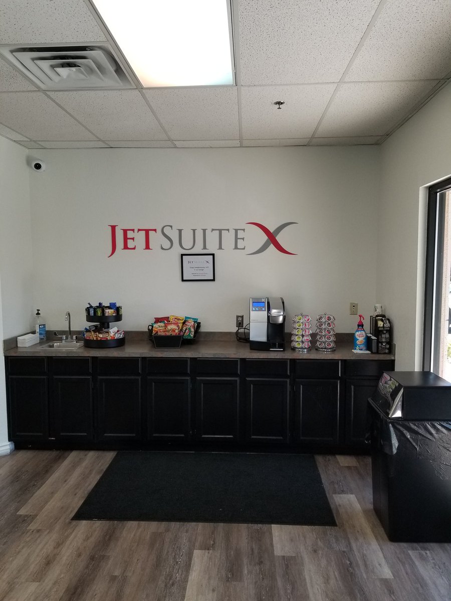 SwayDj702's tweet photo. Leaving on a #Jetsuitex dont know when..... #Vegas https://t.co/554JQ7DlX7