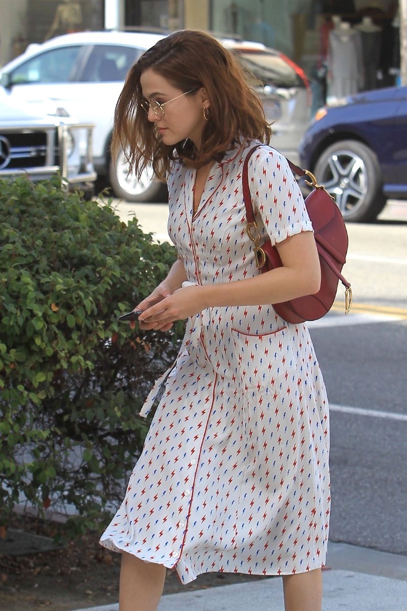 MarvelousZoey's tweet photo. Zoey Deutch was spotted out and about in New York on September 20, 2018 #ZoeyDeutch → https://t.co/7UrE9XlT39 https://t.co/shVLpvOZit