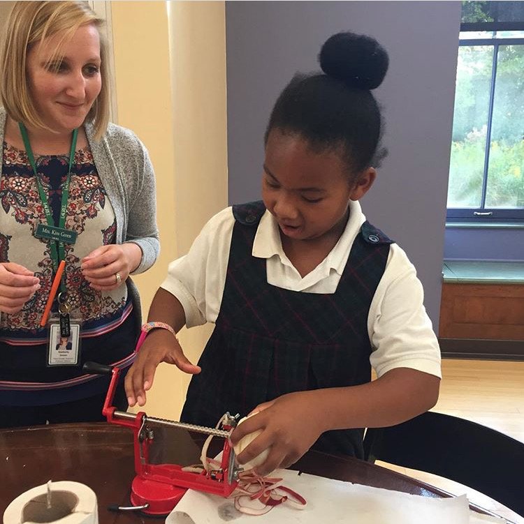 LaurelSchool's tweet photo. Third Graders continued their Shaker Immersion this week on our #ButlerCampus where they canned homemade pickles, made applesauce using a peeler innovated by the Shakers and packaged their own seeds, something the Shakers were first to do. #LS4G https://t.co/SRt7dKteUm