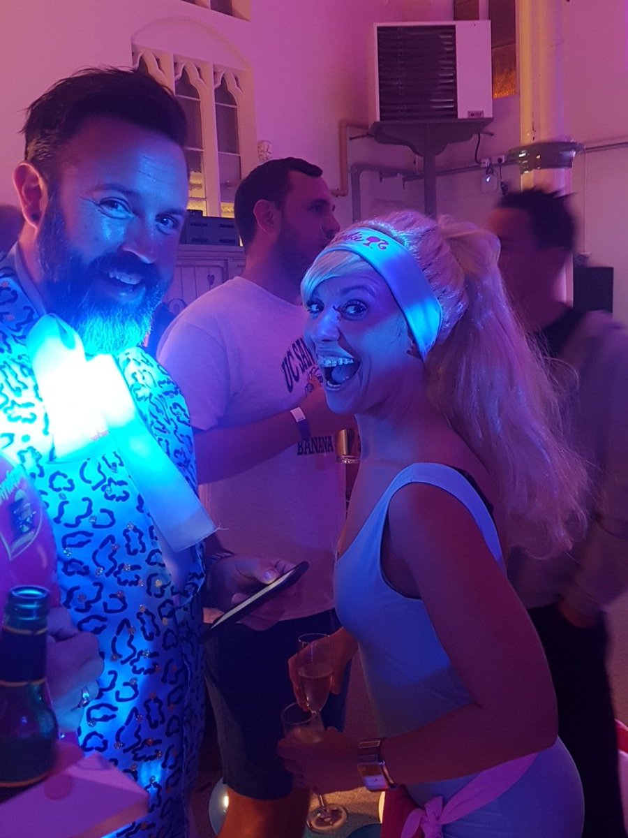 DarrenHarper's tweet photo. #excalibur90s https://t.co/0cOcL1M63A