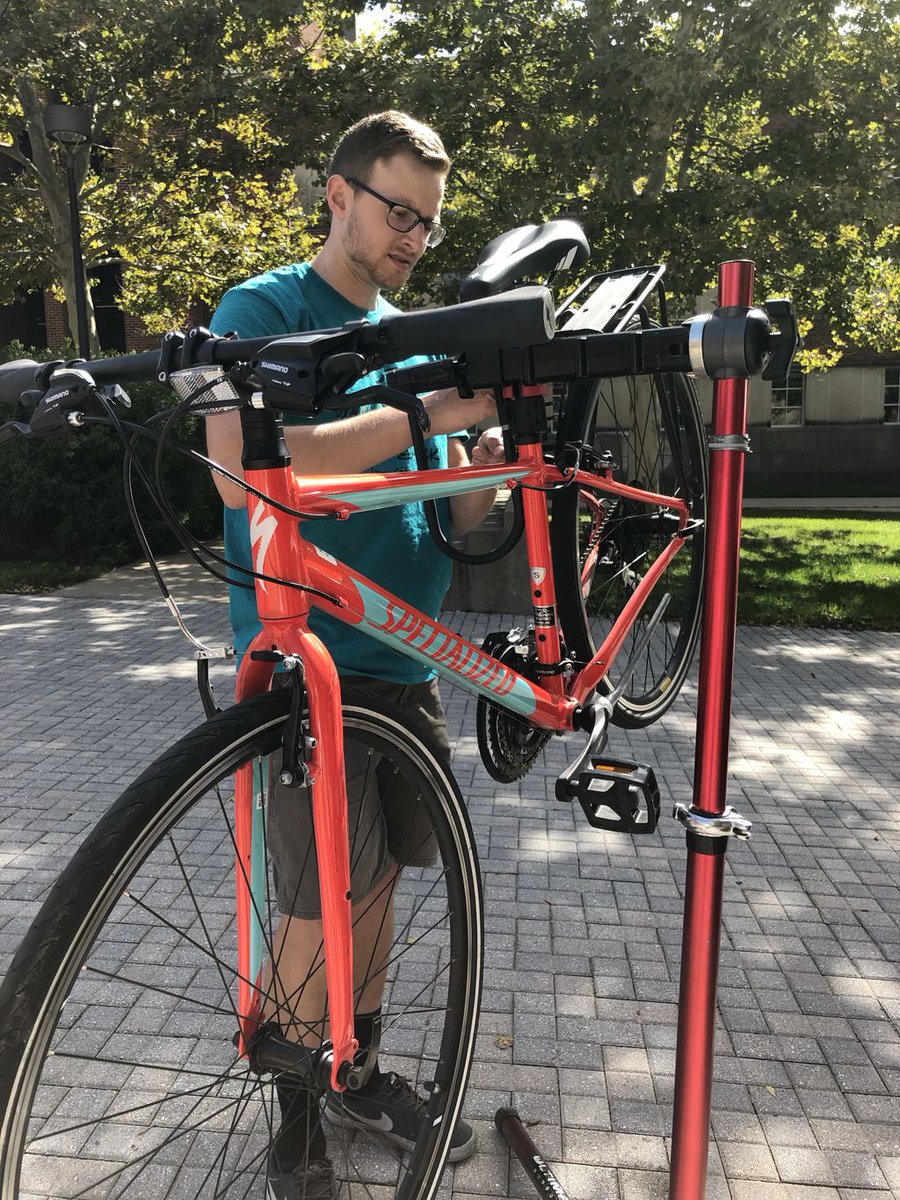 UIStudentLife's tweet photo. HEY #HAWKEYES! Go to the library for a free bike check until 4pm! (BONUS...There are free smoothies๐๐)๐ฒ๐ #safehawks #UIowa #bikefriendly https://t.co/cimygDSNTX
