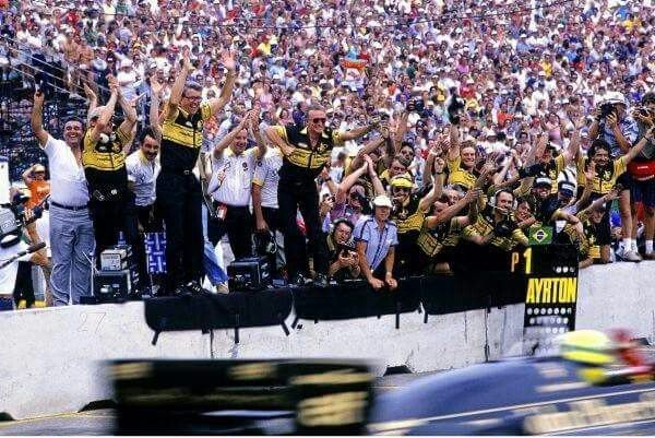 Senna On Twitter The Team Lotus Celebrating Ayrton Senna S Victory At The 1986 United States Grand Prix In Detroit