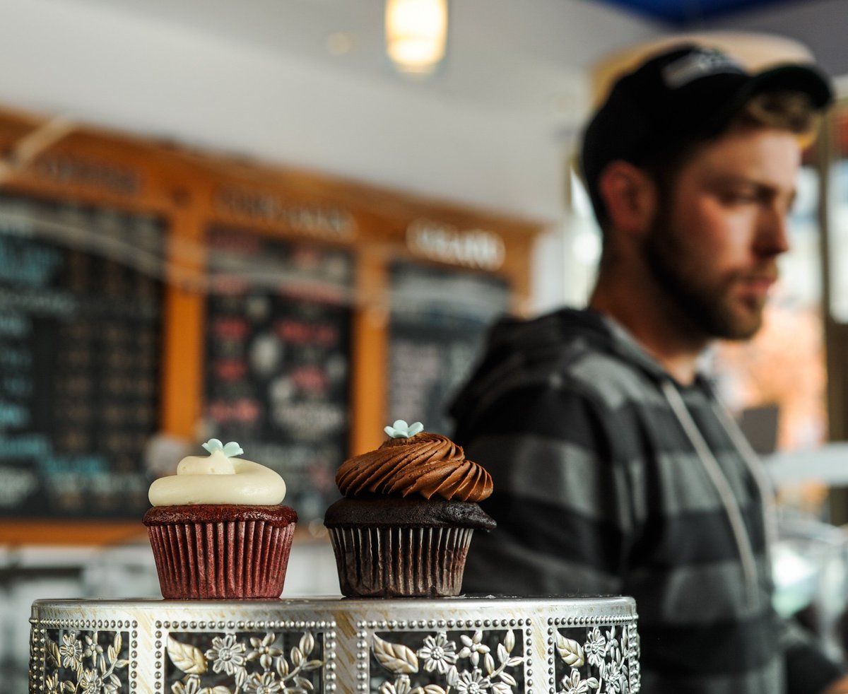 Cupcakes Actually tweet media