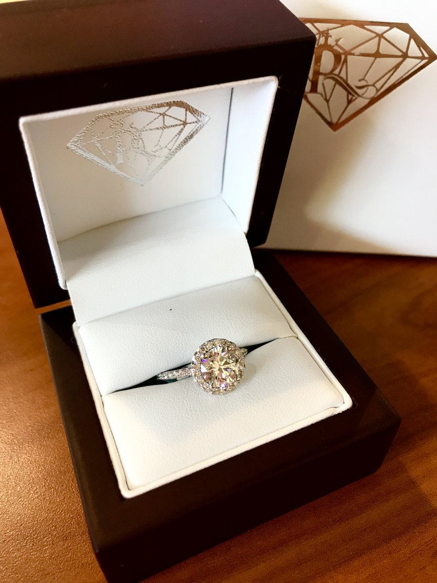 RickPurnell2's tweet photo. Brand new beauty!  Who's ready for 2 carats of forever? #engagement #2carats #customring #rpurnelljewelers #diamonds https://t.co/3za6iD54PK