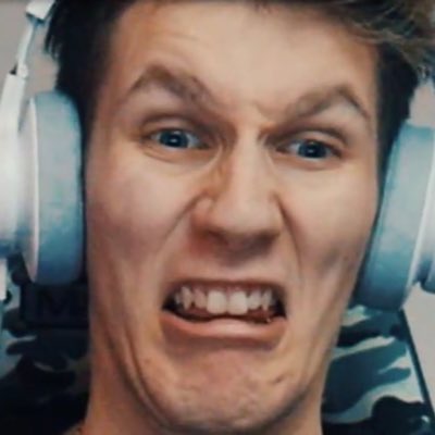_lukassakul's tweet photo. #NeuesProfilbild @NichtNilo Sexy Pleb. https://t.co/2zVMHriU3h