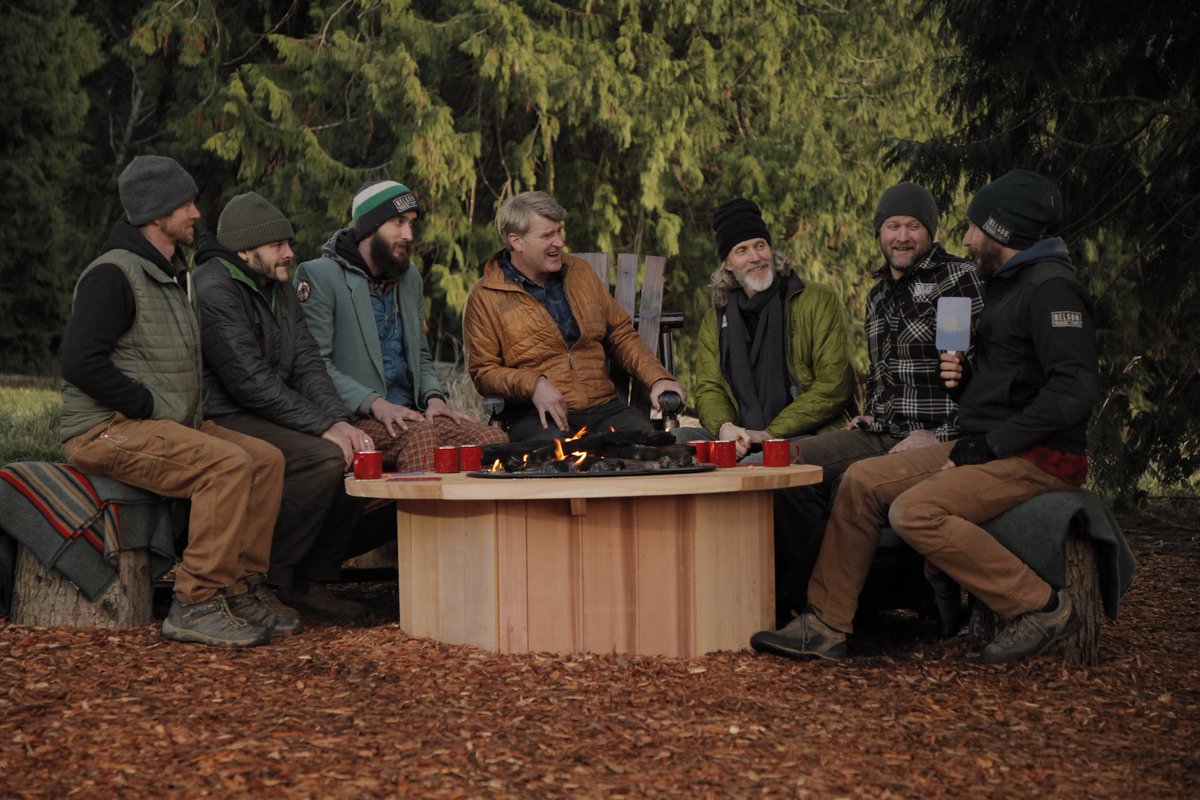 AnimalPlanet's tweet image. Pull up a seat by the campfire for #TreehouseMasters: View from Above IV tonight at 9p!
