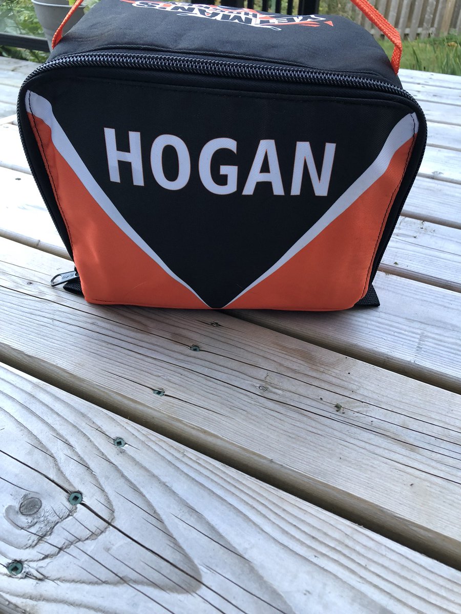 sports_shack's tweet photo. Here’s another one of our custom goalie mask bags we manufacture to our customers specs. #ggus #goalies https://t.co/22zdex8UNX https://t.co/OFo5Gq0tRl