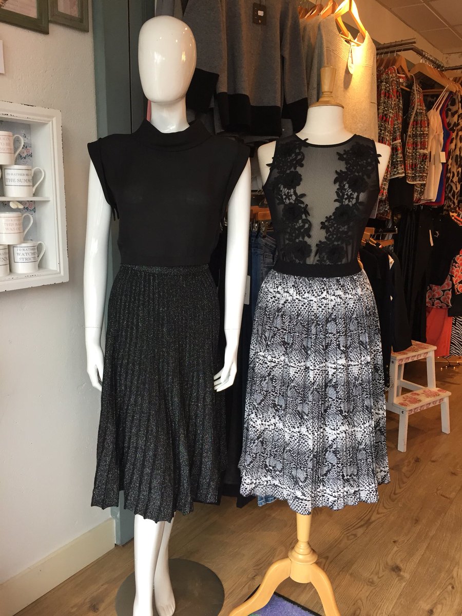 MaggieHowth's tweet photo. Two gorgeous outfits available in store..
Maisy cropped top €42
Silver/black knitted pleated skirt €62 sizes s/m m/l
Body suit available in black,red and white €52 sizes s,m,l
Snake printed skirt €52 https://t.co/HMzekPg79q