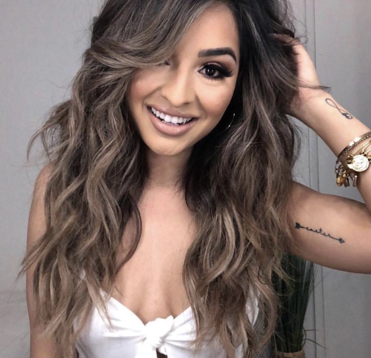 WhiteningLtning's tweet photo. Smile goals @greciiimua 🤤💕 Save 50% on all whitening kits and pens using code CUPID #ledwhitening #dialasmile #teethwhitening https://t.co/7nUFRLRQG5