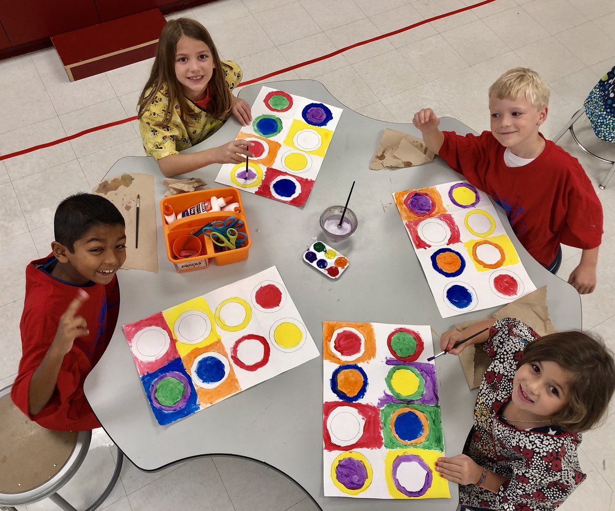 Everyone loves Art @PondElem #Create <a href="/EManselle/">Erica Manselle</a> <a href="/rockwoodschools/">Rockwood School Dist</a> <a href="/RSDfinearts/">Megan Meier</a>