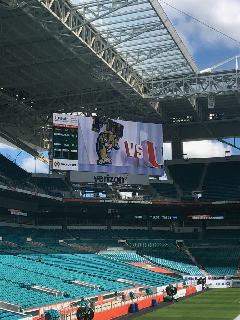 FIU's tweet photo. Less than 1 hour left to help us win the #BattleForMiami. Show your #PantherPride and donate to your FIU to help us earn bragging rights! https://t.co/mPU5xunEh4
#PawsUp https://t.co/UcjlpxfwPo