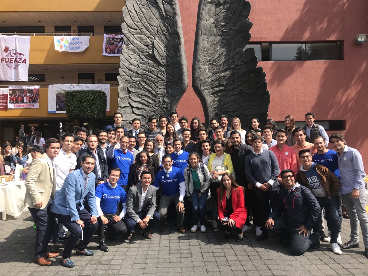 ConectaELD's tweet image. Conectando con el Jefe Diego.