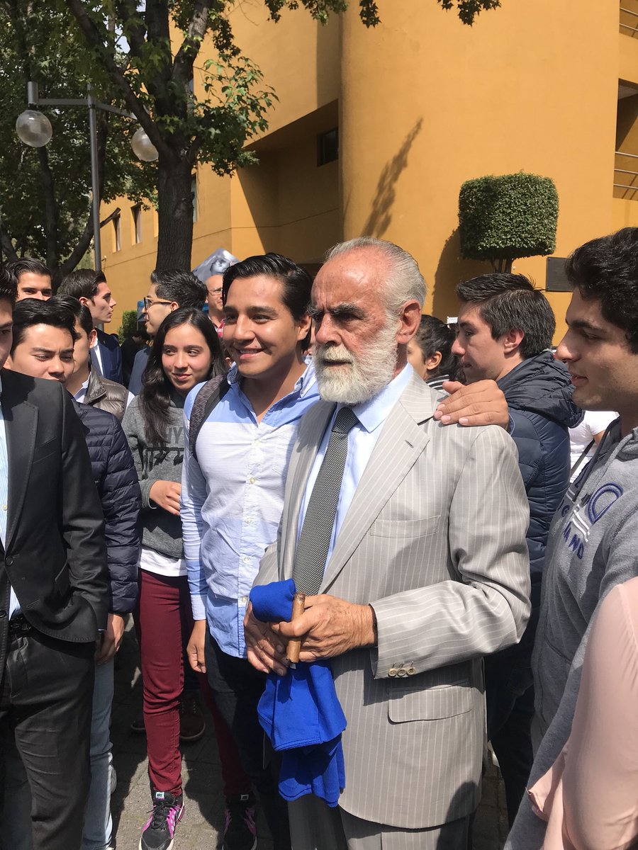 ConectaELD's tweet image. Conectando con el Jefe Diego.