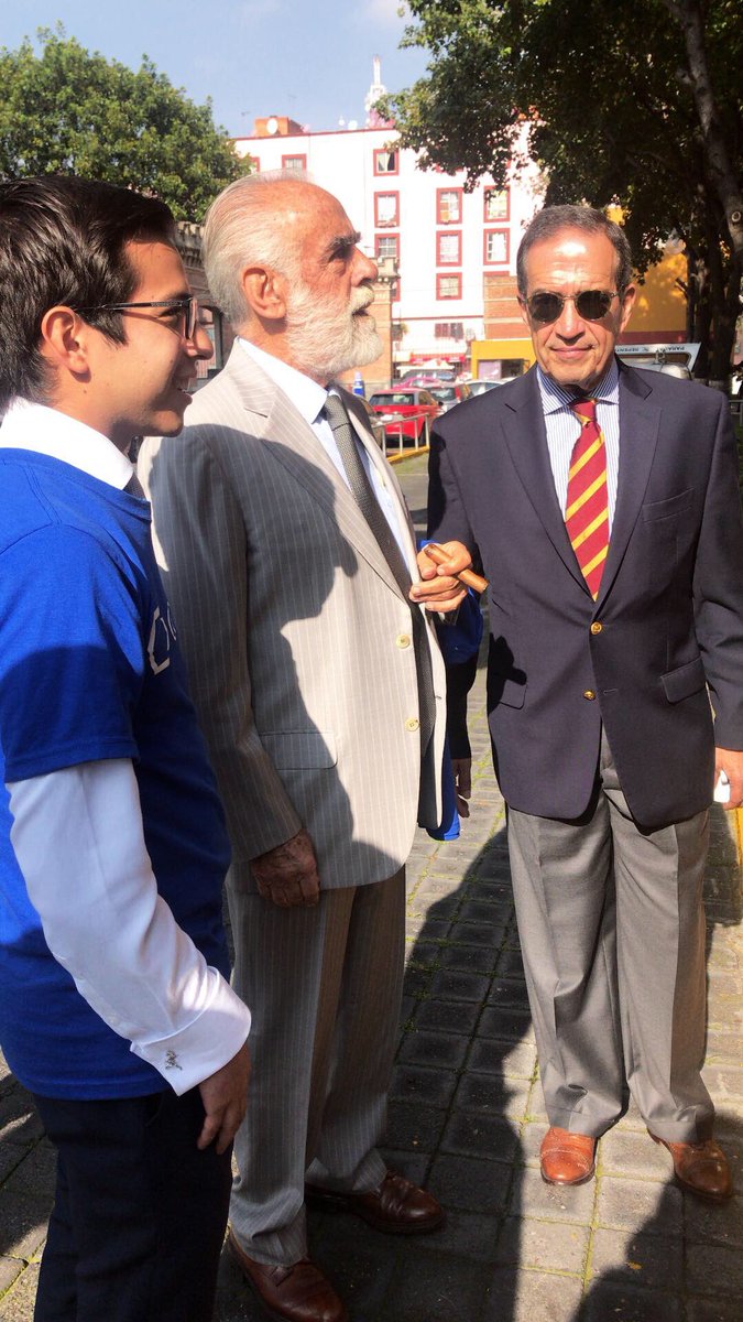 ConectaELD's tweet image. Conectando con el Jefe Diego.