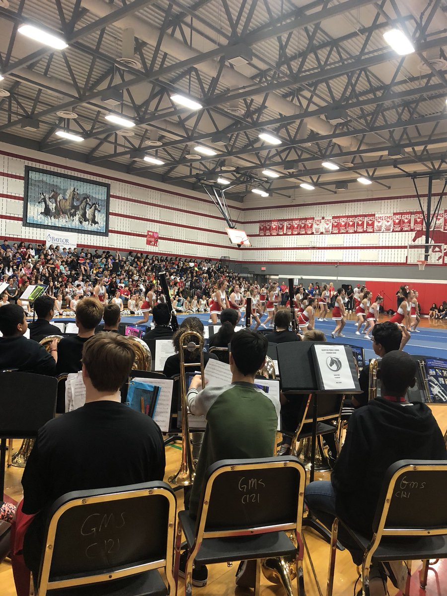 sarahthompss's tweet photo. My 1st GMS pep rally!!! BEYOND grateful to be at this amazing campus! #Neighhhhhhh #OurHouseGMS #BestWayToEndTheWeek #TalentedStudents @GrapevineMiddle #FidumWinsHouseCheer https://t.co/AIFXAypG6A