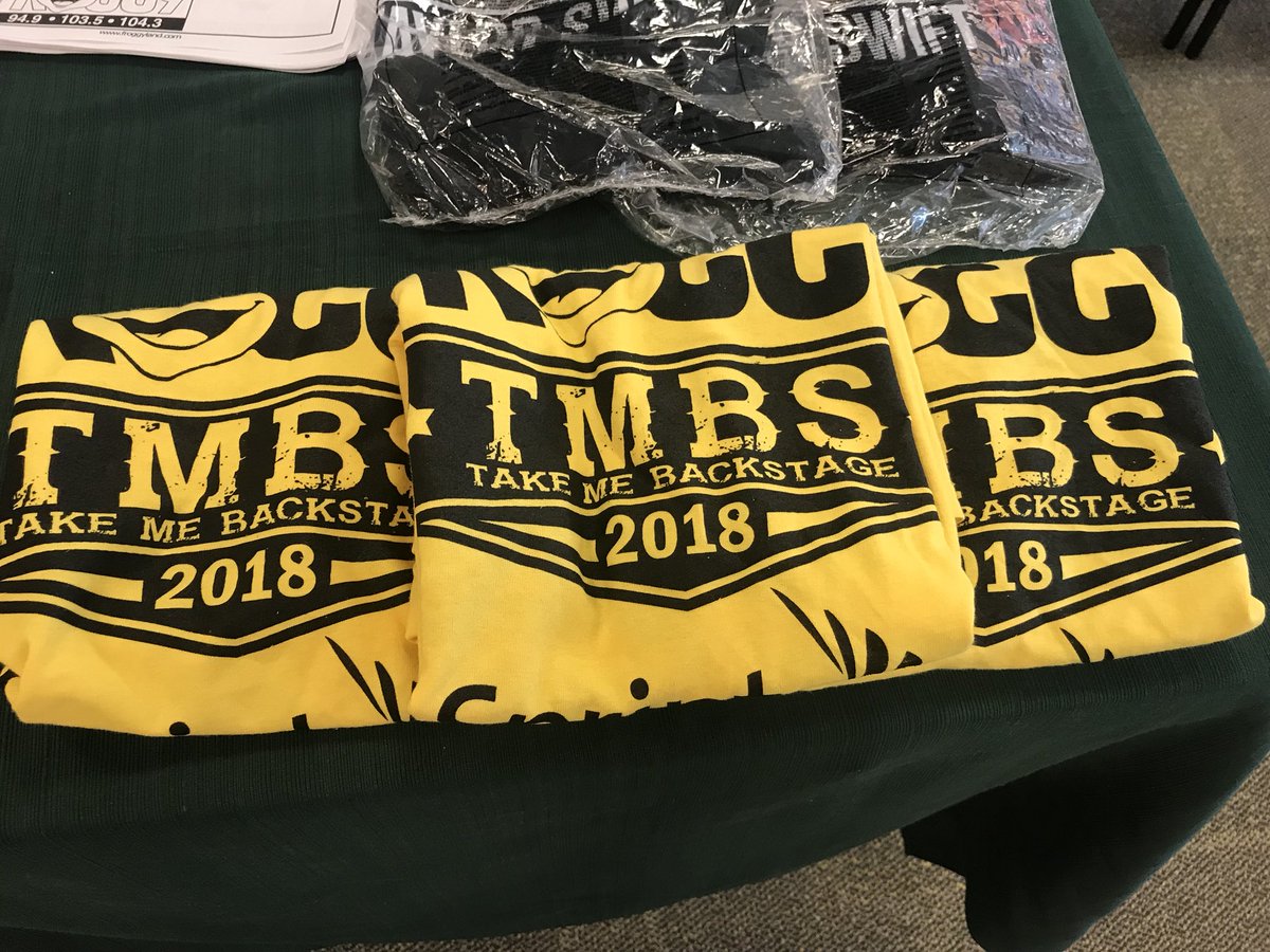 radiofroggy's tweet photo. Froggy’s #DangerShow live from @WashPa0985 Sprint in Washington PA today 3-7pm! Come see the new iPhone and sign up to win @LancoMusic tickets! Plus pick up a #TakeMeBackstage shirt! #SprintBackstage https://t.co/QkVexHw9hA