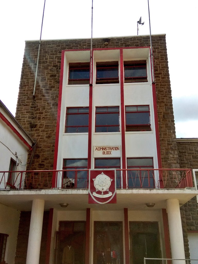 KResearcher's tweet photo. Lenana school admin block in 1966 and in 2018. https://t.co/cska32ODZW