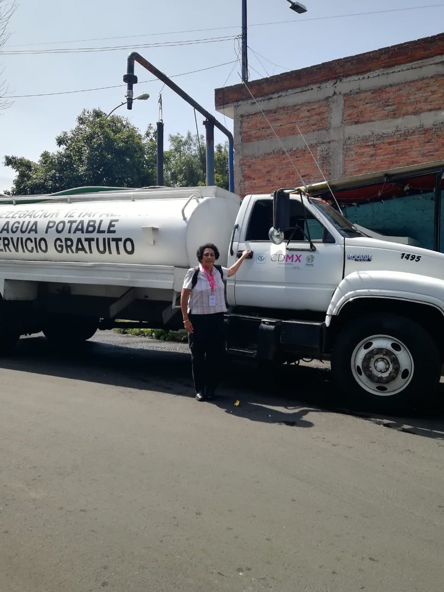 ContraloriaCDMX's tweet photo. #ContraloresCiudadanos y #ContraloríaMóvil continúan vigilando el reparto de pipas de agua gratuitas en delegación Iztapalapa https://t.co/6WZN4sKrN2