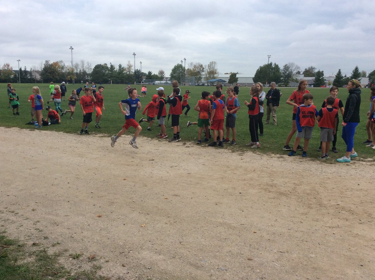 MrsHMerry's tweet photo. Having a spectacular day outdoors at our first meet of the season....we love Cross Country! @rockwoodheart https://t.co/mVW6WNe9QG