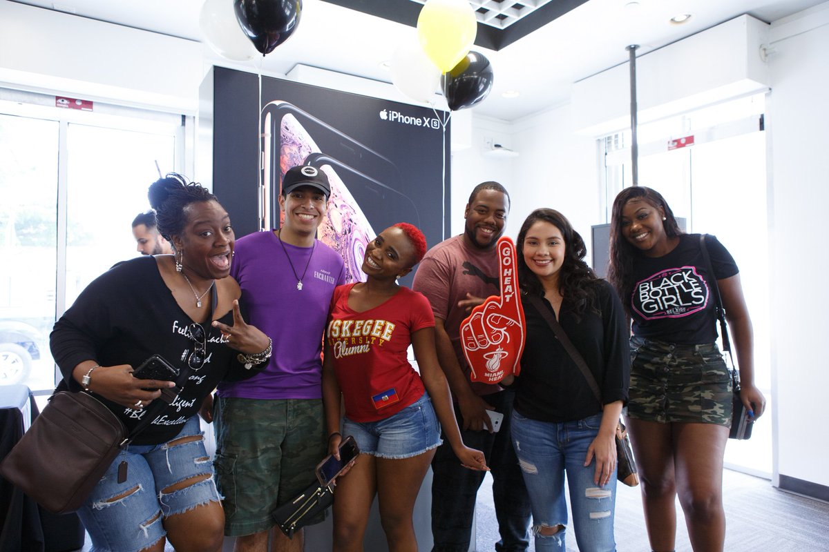MichelCombes's tweet photo. What an incredible event in #Miami for the #iPhoneXS launch! Thank you to our partners @TIDAL and @RickRoss for making it such an awesome day for @Sprint customers! https://t.co/SWVgJ8SDfa