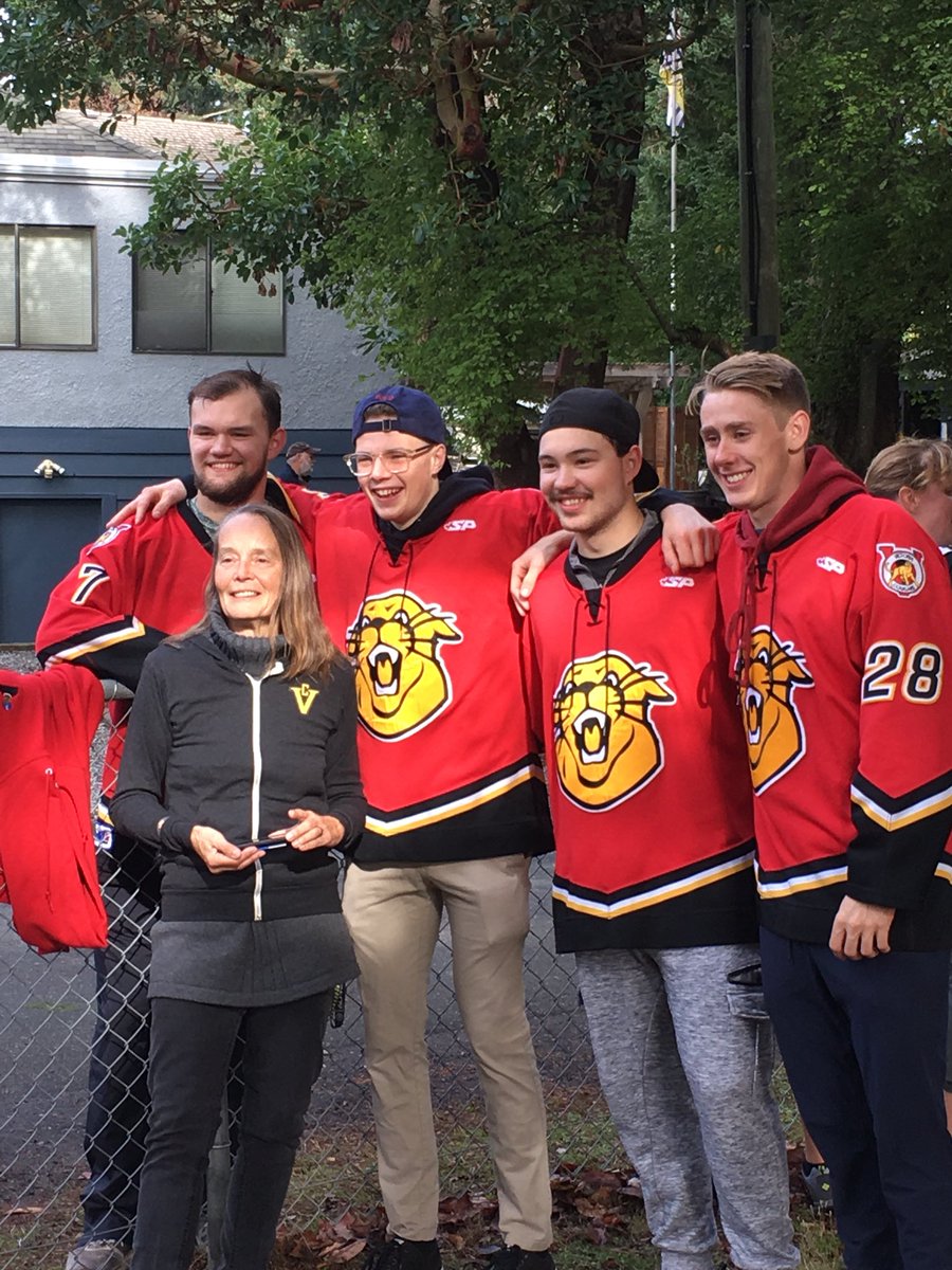 Walking and running for #terryfox. Thank you Victoria Cougars and Claremont lacrosse players for your support! 🏃‍♀️ 🏃