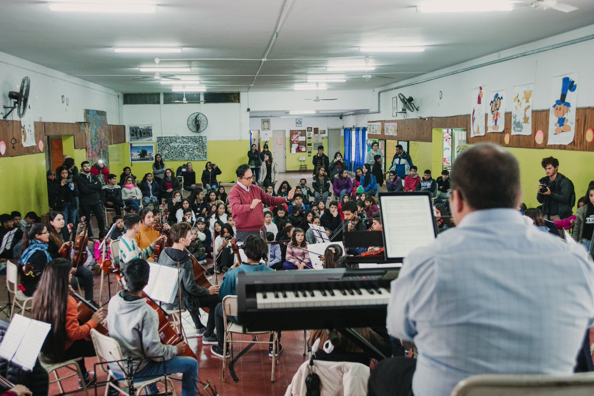 NewDocta's tweet photo. iHace unas semanas compartimos un #ConciertoDidáctico con la #Orquesta Escuela Mediterranea @OrqMediterranea Que rápido pasó el 6º  #Festival internacional de Música @NewDocta Cuanta nostalgia. ¡Hasta el próximo año! https://t.co/dUIFUVJknj