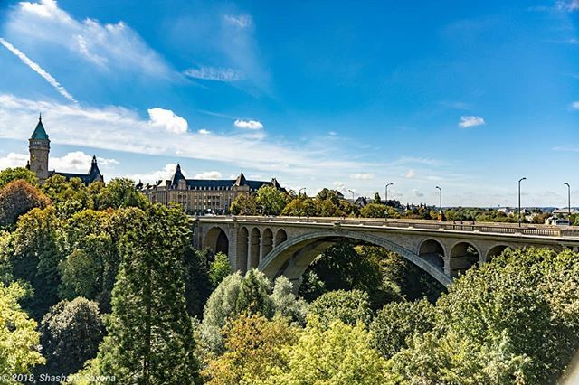 shas1989's tweet photo. Mixture of Beautiful Architecture and Awesome Nature always results great.
#luxembourg #bridge #luxembourgcity #europe #travelpic #travel #traveller #travelnonstop #travellove #travelislife #travelinspiration #solotraveller #solotravel #ig_city #ig_arch… https://t.co/9mLEJEs0lL https://t.co/n67SrostOe