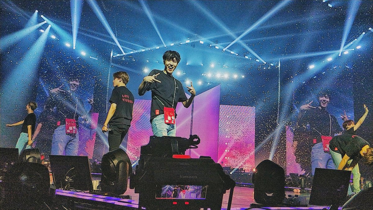 vnscientia's tweet photo. I love you so much @BTS_twt 😊호석아ㅏㅏㅏㅏㅏ https://t.co/6xvE4INe1k