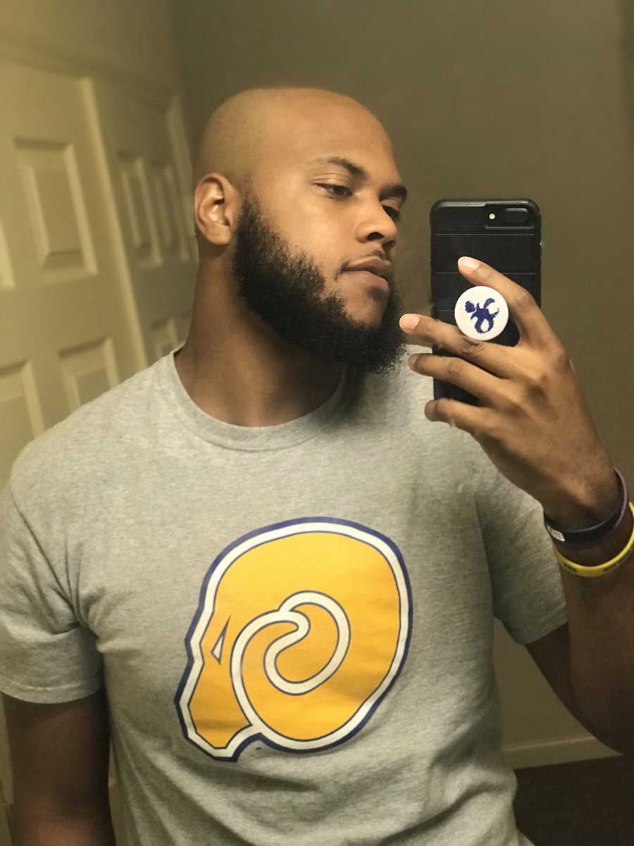 SantoNina1's tweet image. Instagram seen it first🤷🏾‍♂️💈.. #BaldCut #NewBeginnings #PeanutHead #ohwell #grownman #omegamanhaskickedin