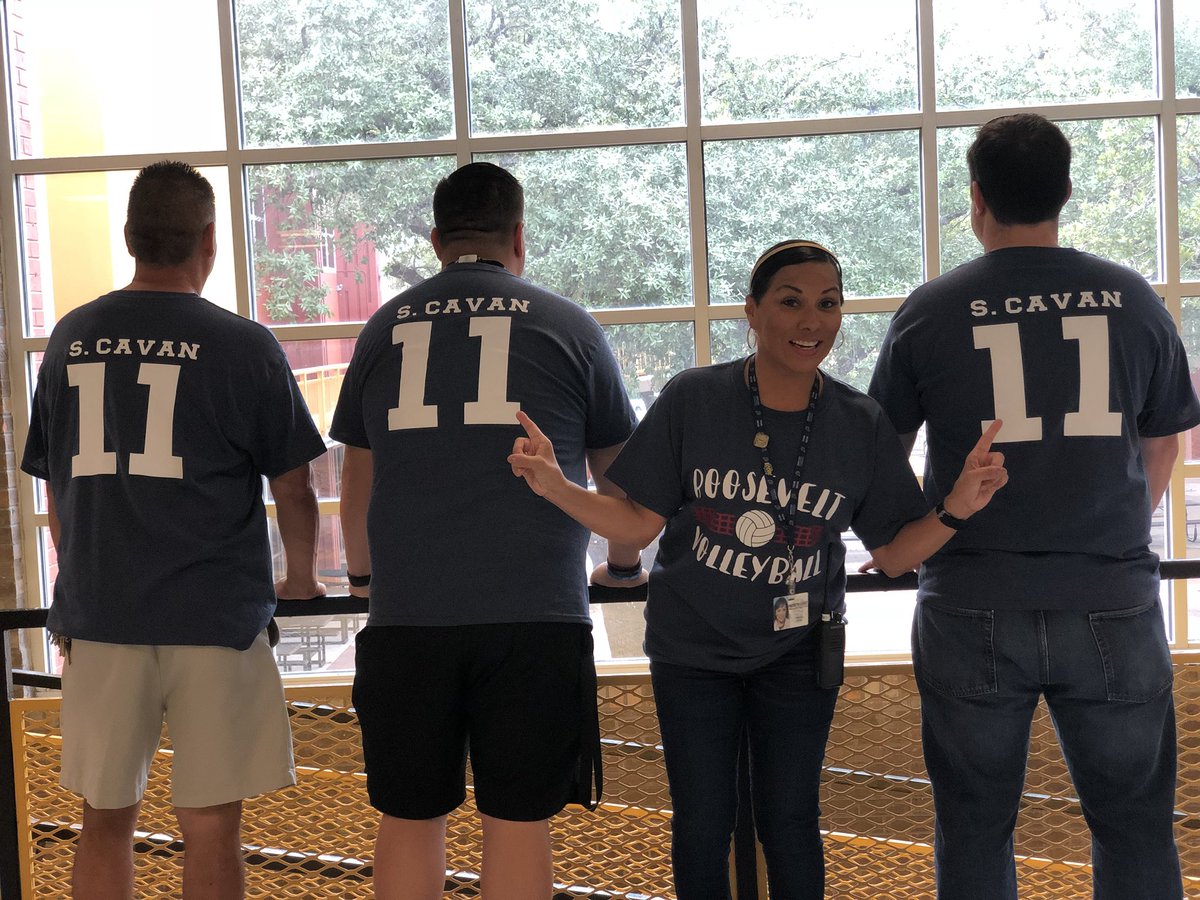 MrBrown_KMS's tweet photo. Krueger Staff supporting their cluster school and Kruger Alumni @VolleyballTR @PRINCIPALRUBIO @BigRocha14 @CoachBueno4_13 @sasamicavan https://t.co/px8dTTirUy