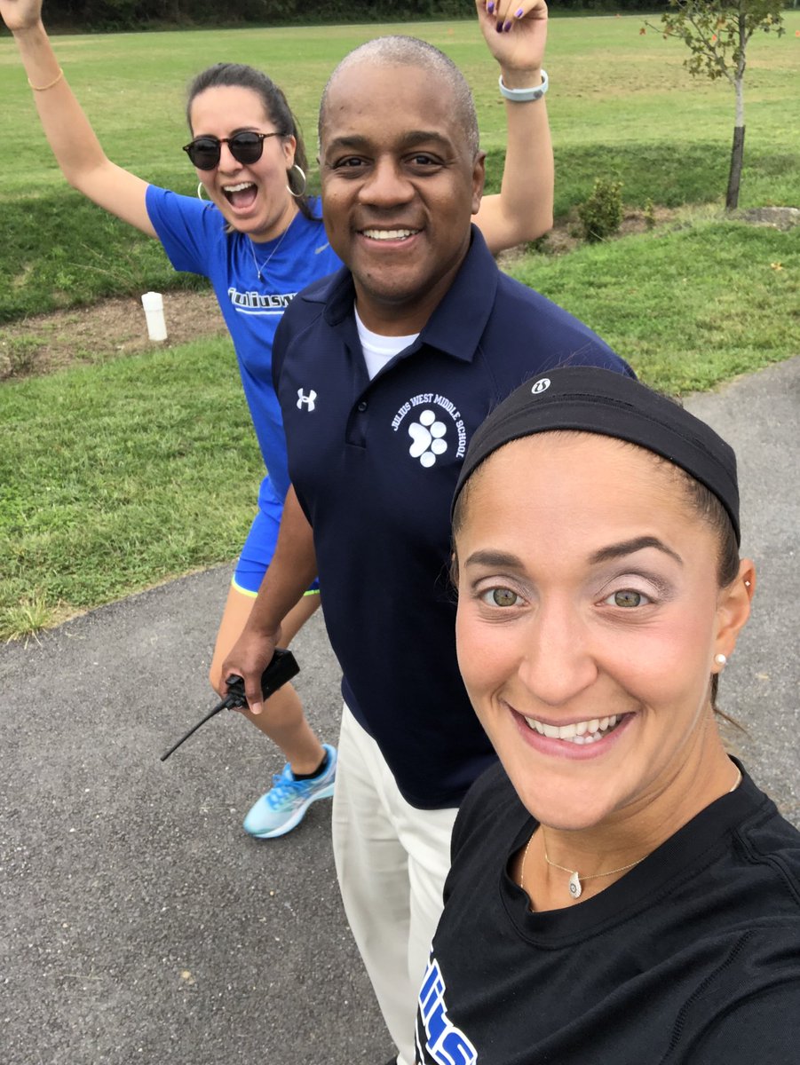 Thanks to all the staff who participated in RUN@WORK Day at Julius West Middle! 🏃🏼‍♀️🏃🏾‍♂️@DrJjwms #StaffWellness #Commit2BFit