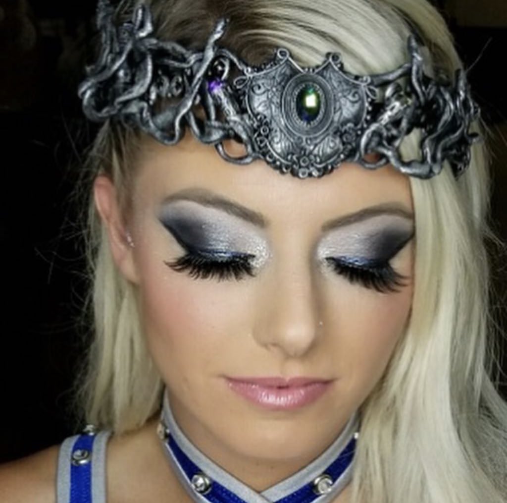 NoAlibiLeft's tweet image. If I have not yet convinced you that I am the personification of what a true champion is, these photos are sure to do the trick. In order to be a champion, you must LOOK like a champion! Whether I have gold around my waist or not, I still consider myself the top star around here.