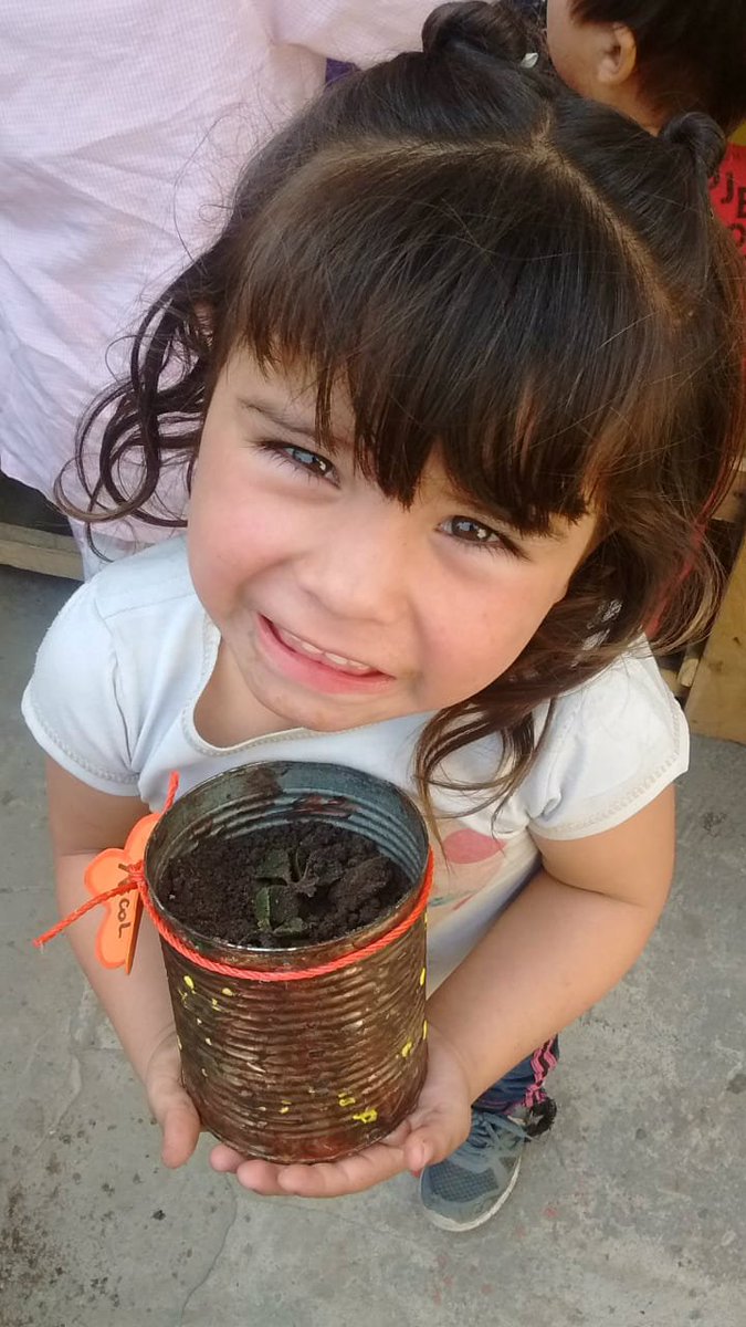 Bienvenida #Primavera en #Ansur de @PochoLavezzi !!! Los más pequeños haciendo plantines junto a sus mamás!