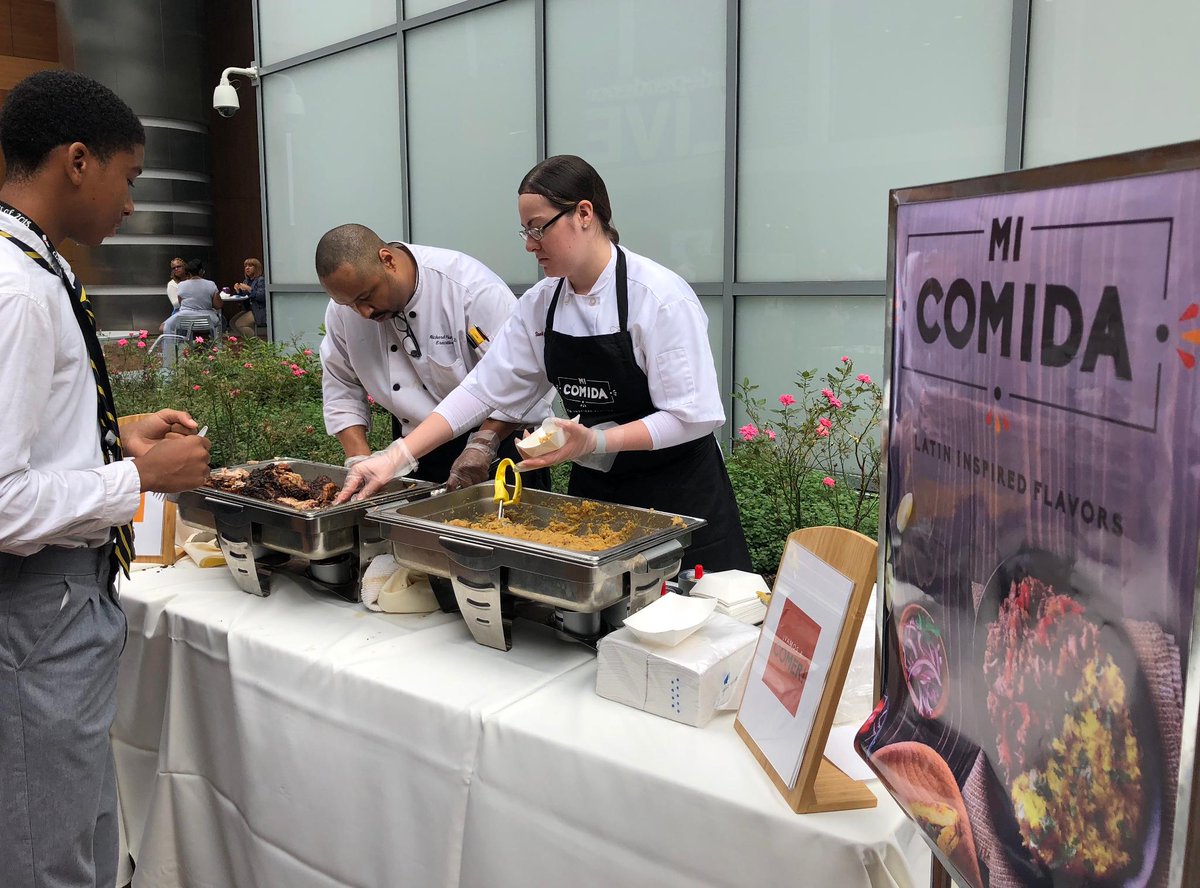 IBX's tweet photo. Our IBX Latinos con Propósito associate group joined forces with @UnidosComcast and Latino employee resource groups at @Aramark and @PECOconnect to host a #HispanicHeritageMonth celebration of diversity and inclusion. Hispanic Heritage Month runs September 15 - October 15 https://t.co/IH3AmYFKuZ