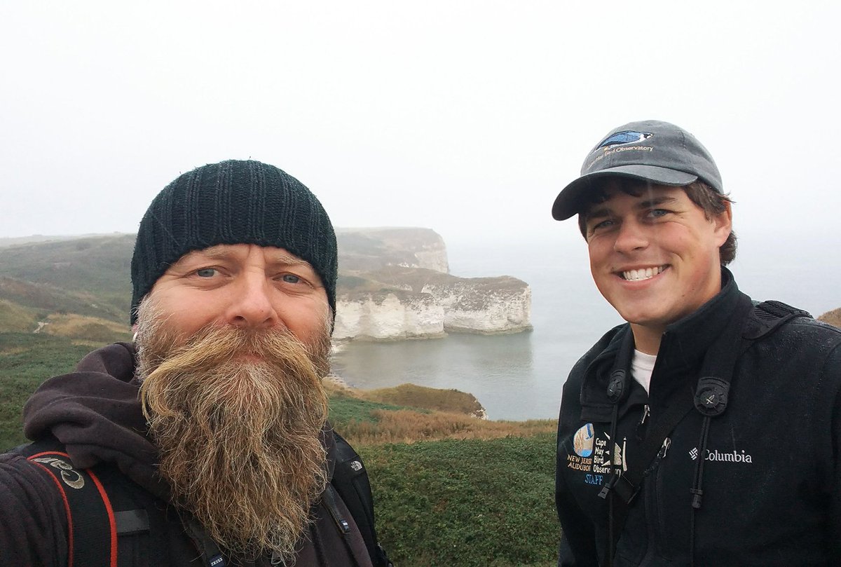 Markthebirder's tweet photo. A pleasure hosting @cmbobirds Avalon seawatcher David here at @FileyBirdObs & @FlamboroughBird for a few days last week. Not the most productive conditions but we mixed it up and made the most of it. See you on the other side for some real migration soon I hope.... ;-) https://t.co/zY1etsu2NQ