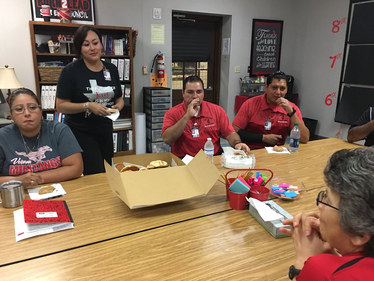 Shout out to our Security Guards who are #Champsforchildren They go above and beyond to help keep our kids safe #VernonMiddleSchool #securityrecognitionweek #oursecurityguardsrock <a href="/HarlingenCISD/">HCISD</a> <a href="/DrCavazosSuper/">Art Cavazos</a> <a href="/sstrubha/">Shane Strubhart</a>