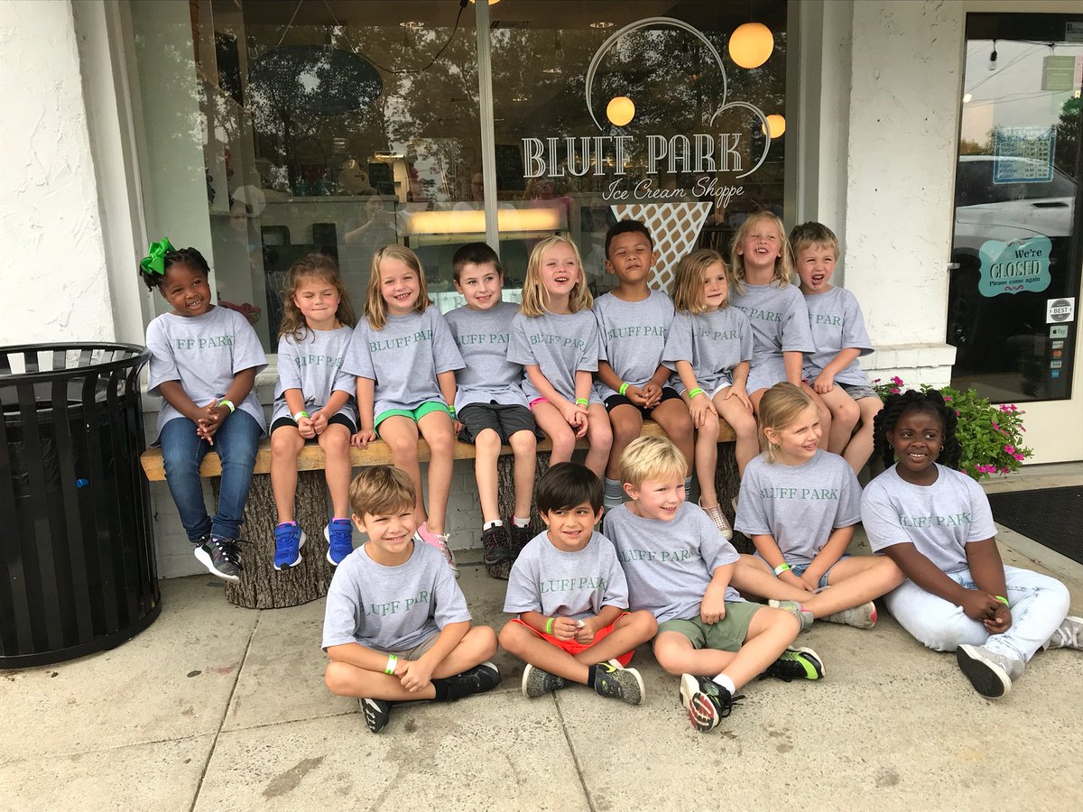 K_BPES's tweet photo. Such a fun day on our community helper field trip! We love Bluff Park! @BluffParkElem @CityofHoover @HooverSchools https://t.co/yv6P1CP9Nu