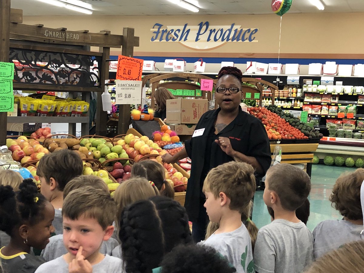 K_BPES's tweet photo. Such a fun day on our community helper field trip! We love Bluff Park! @BluffParkElem @CityofHoover @HooverSchools https://t.co/yv6P1CP9Nu