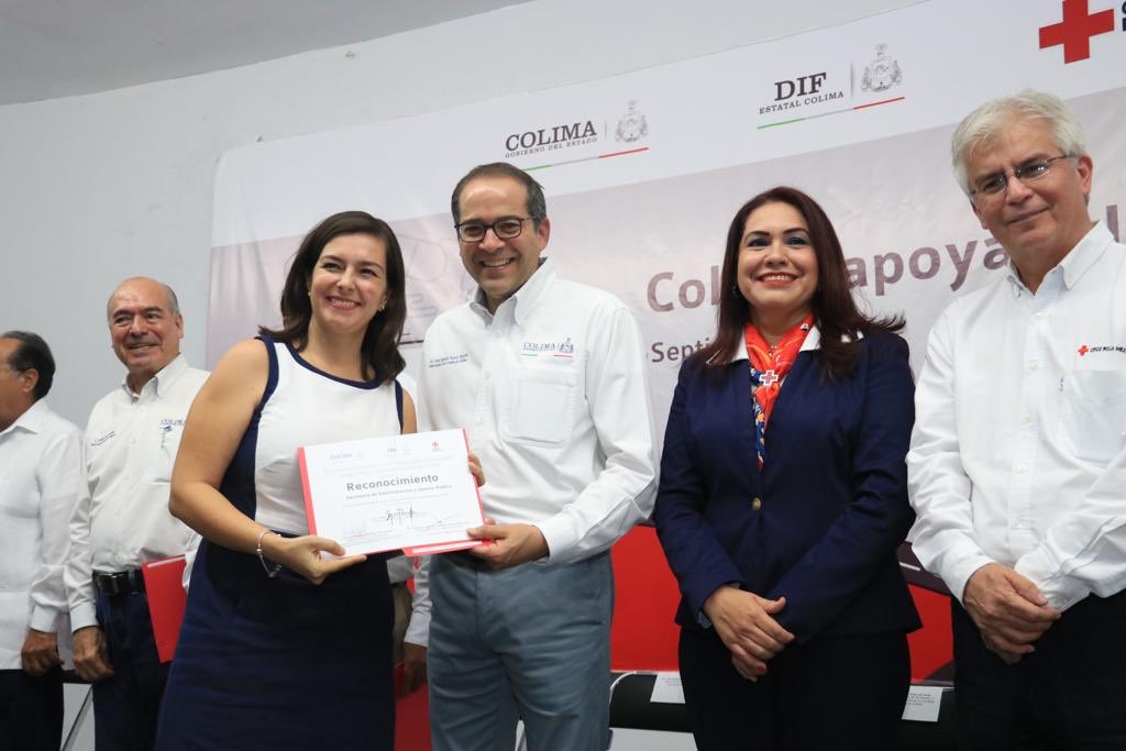 nachoperaltacol's tweet photo. Mi felicitación y reconocimiento a las personas que aportaron, así como al personal del DIF Estatal y dependencias e instituciones participantes en esta #Colecta2018. https://t.co/1SCEwBbBni