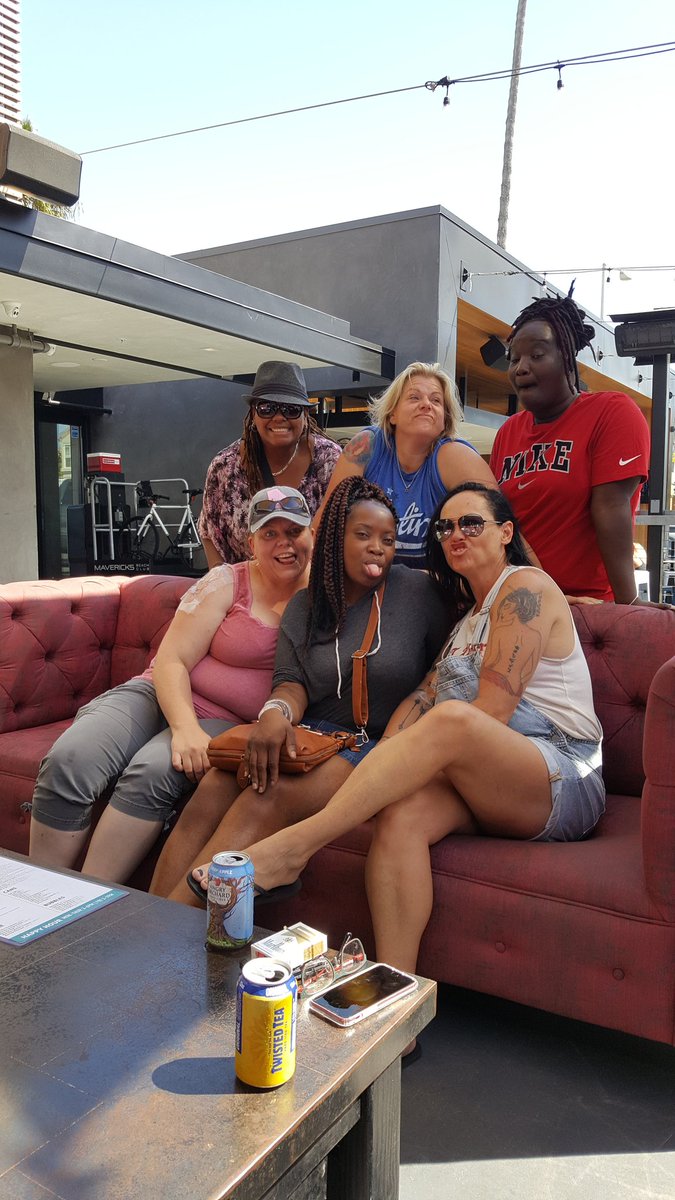 iluvcc05's tweet photo. OK #VeniceNation it's #DrinkTime with these #CrazyCoconuts @Kaz_1975 @sharibino @THErealshanm @Shye1Luv @2_CLASSY_SASSY @LadyTLove123 https://t.co/yavd23p45i
