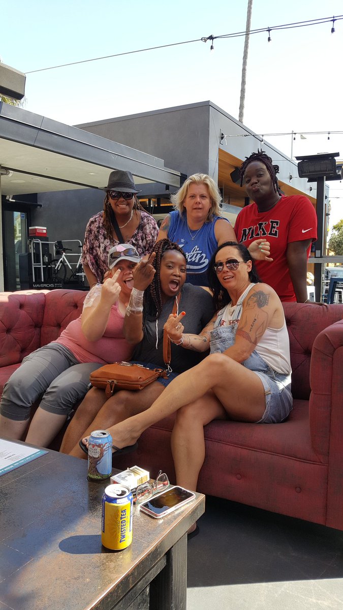 iluvcc05's tweet photo. OK #VeniceNation it's #DrinkTime with these #CrazyCoconuts @Kaz_1975 @sharibino @THErealshanm @Shye1Luv @2_CLASSY_SASSY @LadyTLove123 https://t.co/yavd23p45i